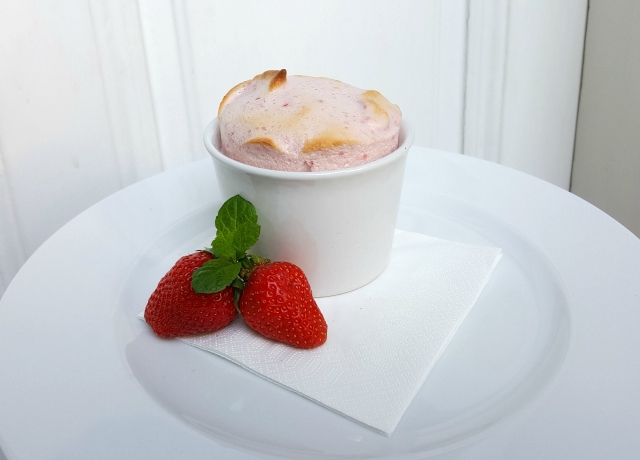 Könnyű, epres desszert, csak 4 hozzávalóból Könnyű, epres desszert, csak 4 hozzávalóból