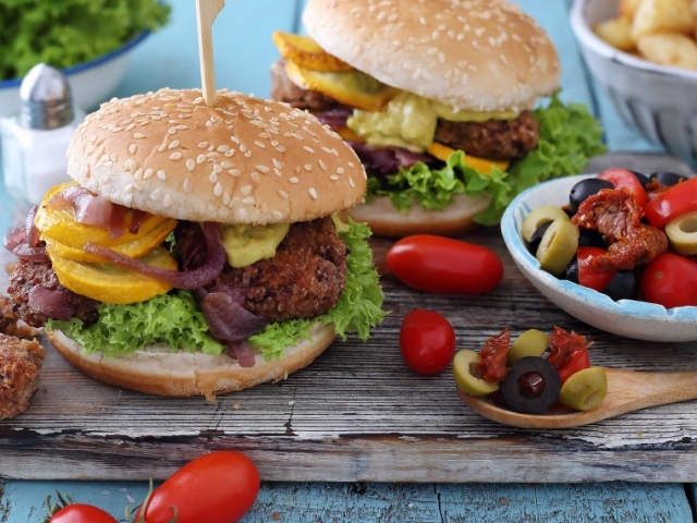 A kerti sütögetések húsmentes kedvence: quinoás-babos hamburger