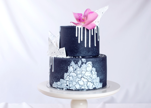 A fekete torta lett 2017 legújabb esküvői torta trendje