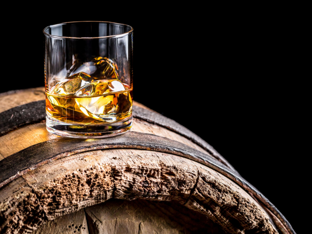 Miért egészségesebb a whiskey a többi tömény szesznél?