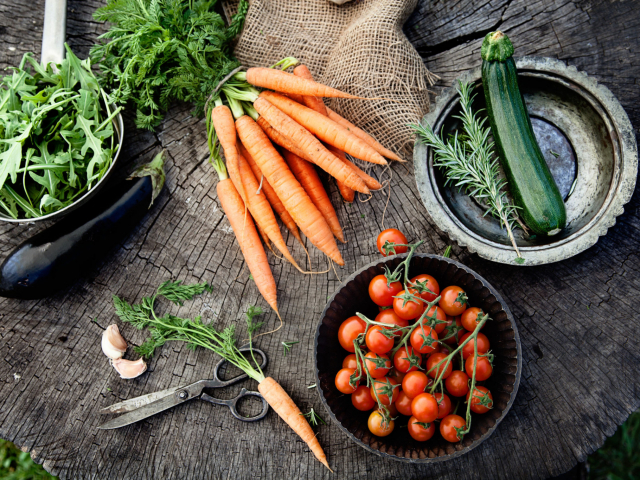 Hogyan tároljuk helyesen a zöldségeket és a gyümölcsöket?