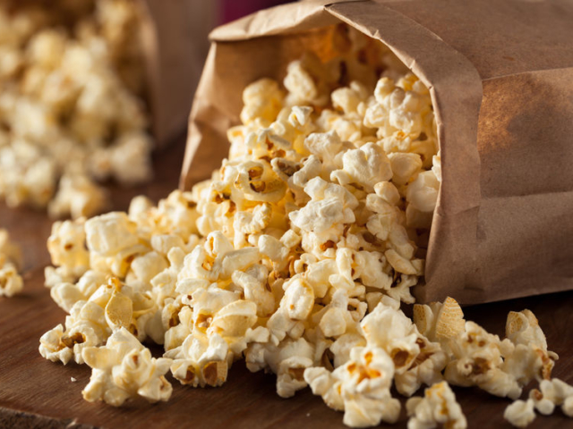Vajon mennyi levegő van egy popcornos zacskóban?
