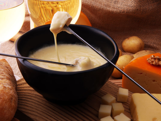 Hogyan készítsünk fondüt és raclette-et?