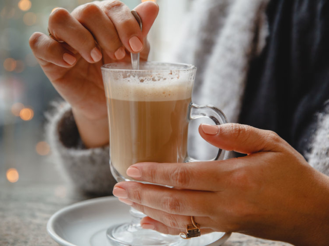 Vajon hányan isszák úgy a kávét, mint Jennifer Lopez?