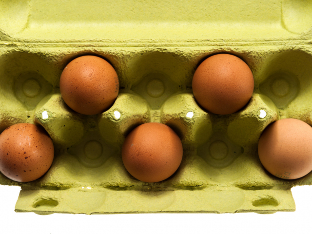 Lehet, hogy egész életünkben rosszul szedtük ki a tojásokat a tojástartóból?