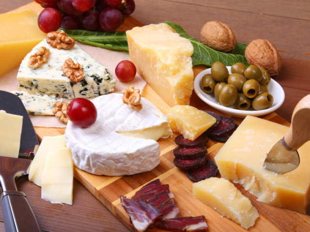 Mi az oka annak, hogy néha erősen megkívánjuk a sajtot?