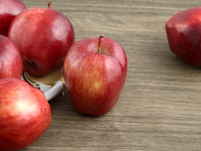 Viasz az almán? Mutatjuk miért (és hogyan) távolítsd el