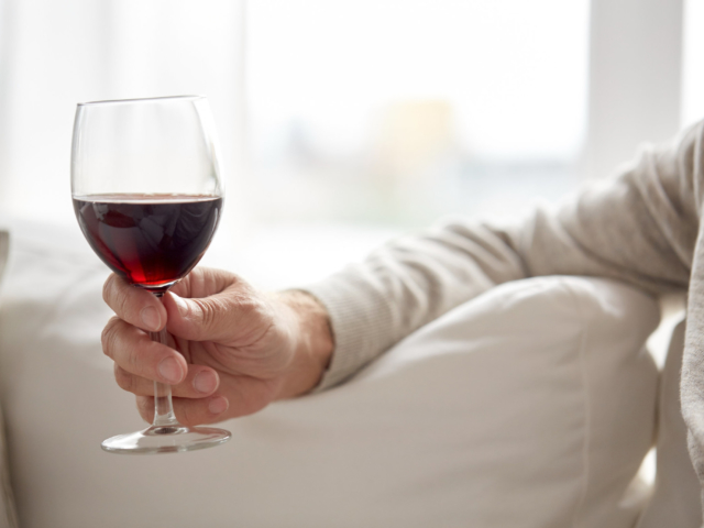 Miért álmosít a vörösbor?