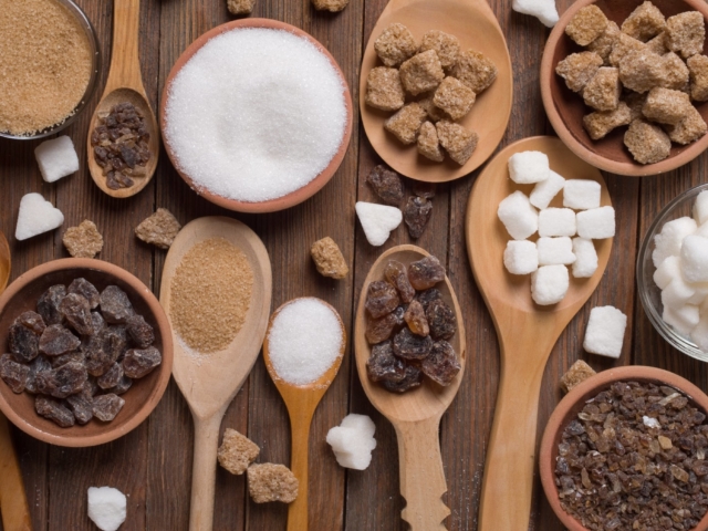 Mi a különbség a nádcukor és a barna cukor között?